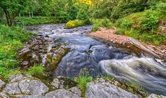 Slower Shutter speed 1/8
Photography by Malcolm J Smith