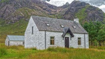 One of the most famous cottages to ever be photographed?

Photography by Malcolm J Smith