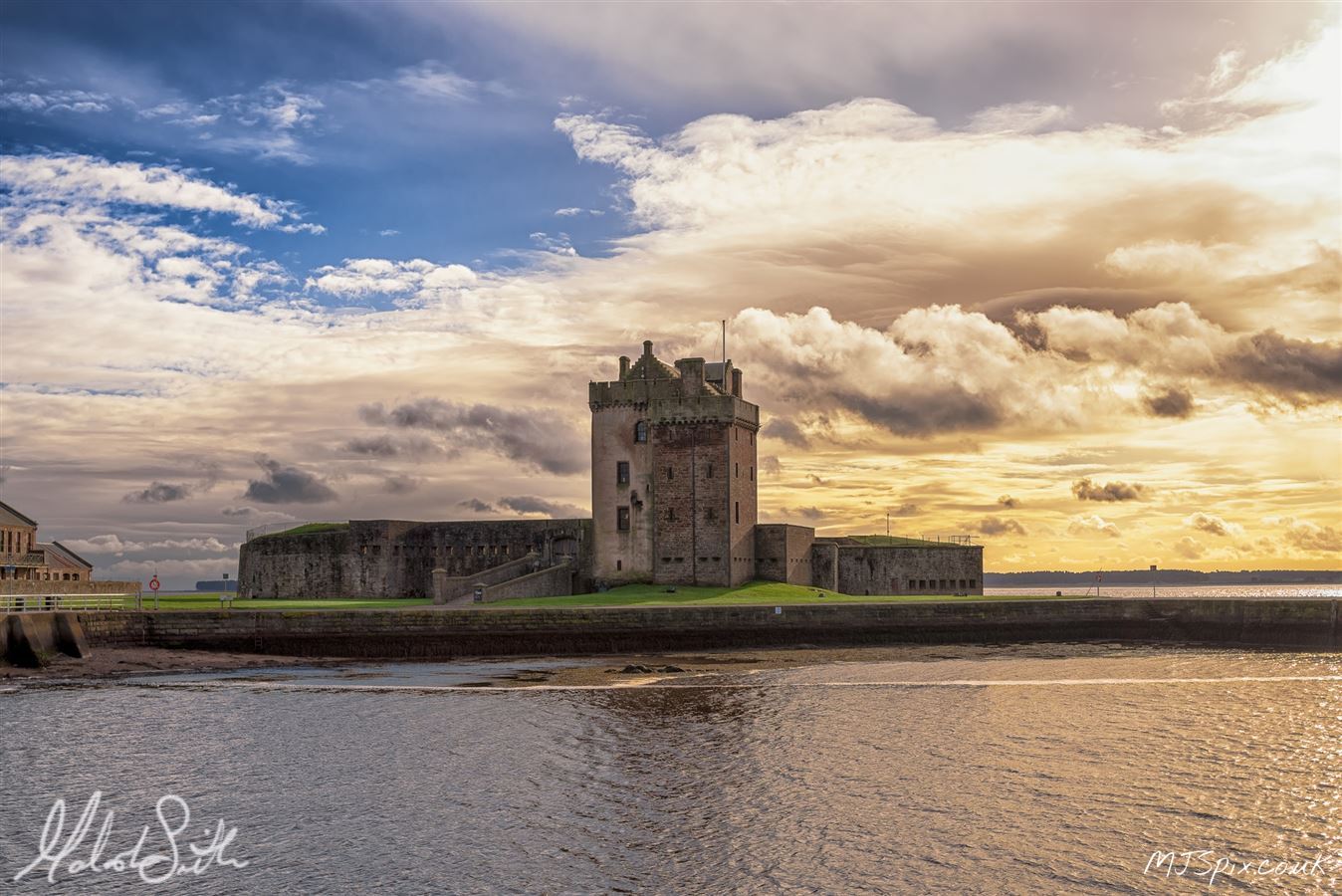 Broughty Ferry castle sitting at the old harbour on the River Tay

Photography by Malcolm J Smith
